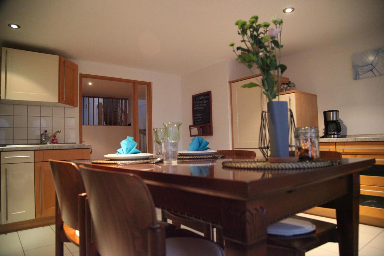 Wunderschoene Dachgeschoss - Maisonette Rostock Esterno foto