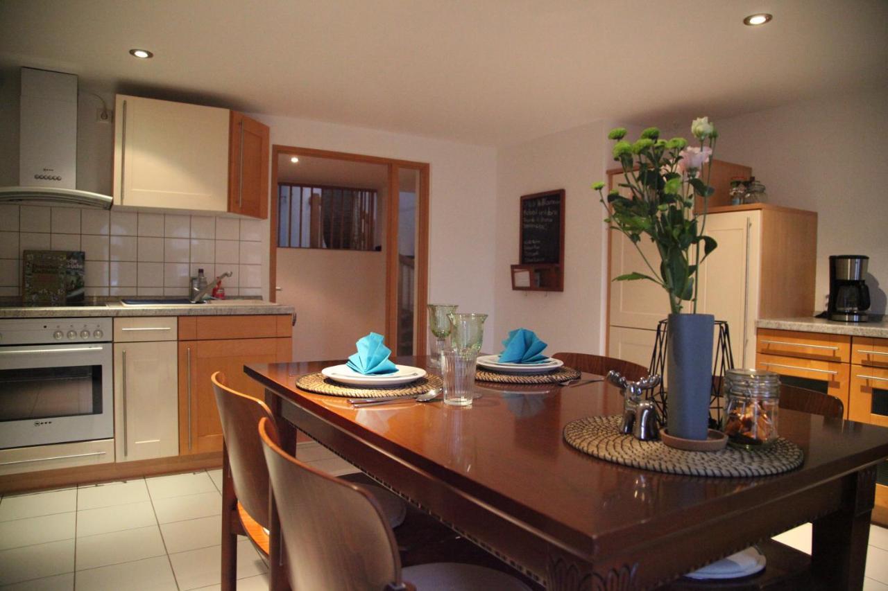 Wunderschoene Dachgeschoss - Maisonette Rostock Esterno foto
