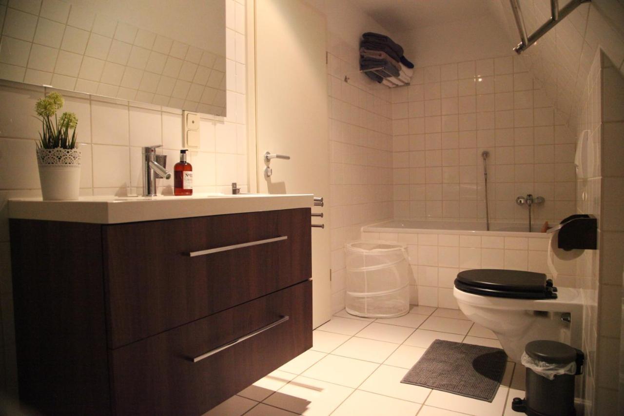 Wunderschoene Dachgeschoss - Maisonette Rostock Esterno foto