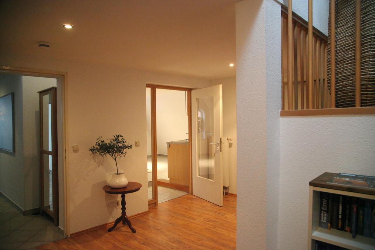 Wunderschoene Dachgeschoss - Maisonette Rostock Esterno foto