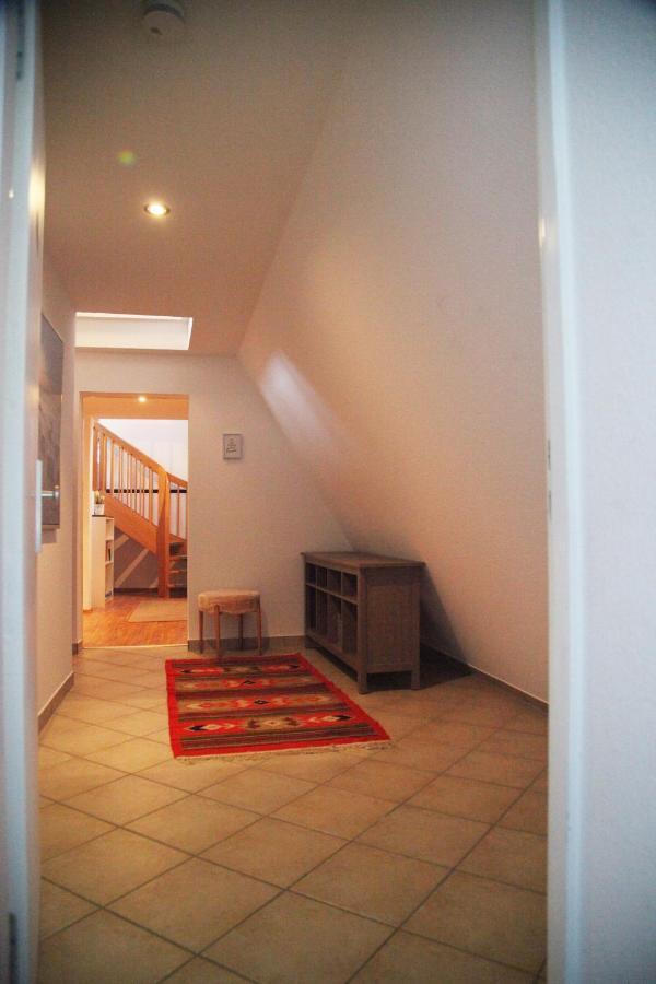 Wunderschoene Dachgeschoss - Maisonette Rostock Esterno foto